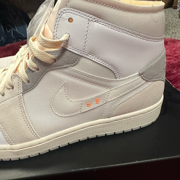 Air Jordan 1 Mid - Picture 4 of 7